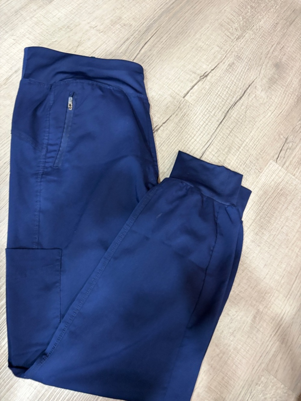 YOGAWomen’s Performance Jogger scrubs- Navy